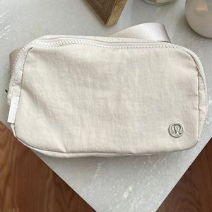 White Opal Everywhere Belt Bag